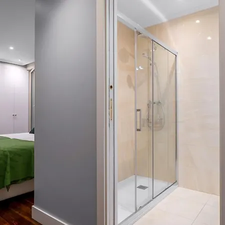 100m Playa Concha 4 Parking A 1 Calle * סן סבסטיאן